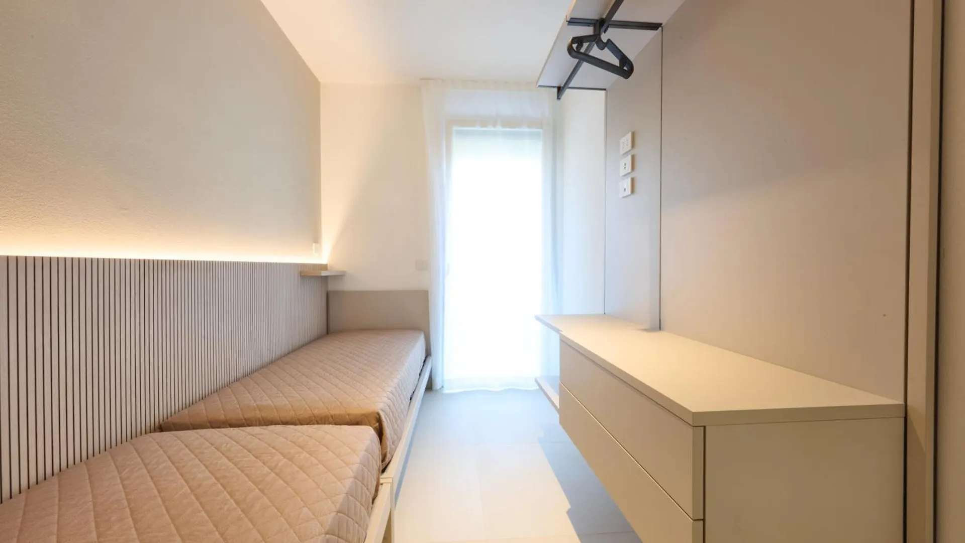 Venice Beach Apartments ليدو دي يسولو 0*,