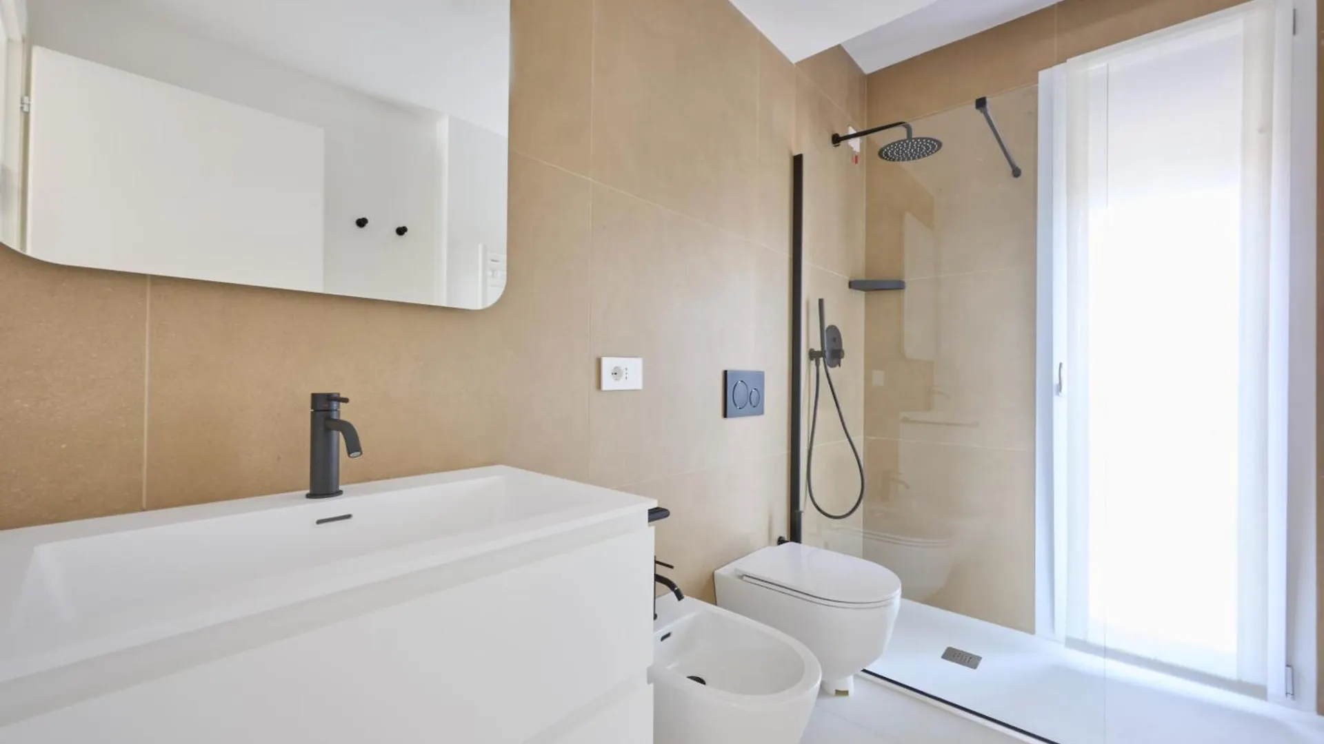Venice Beach Apartments ليدو دي يسولو